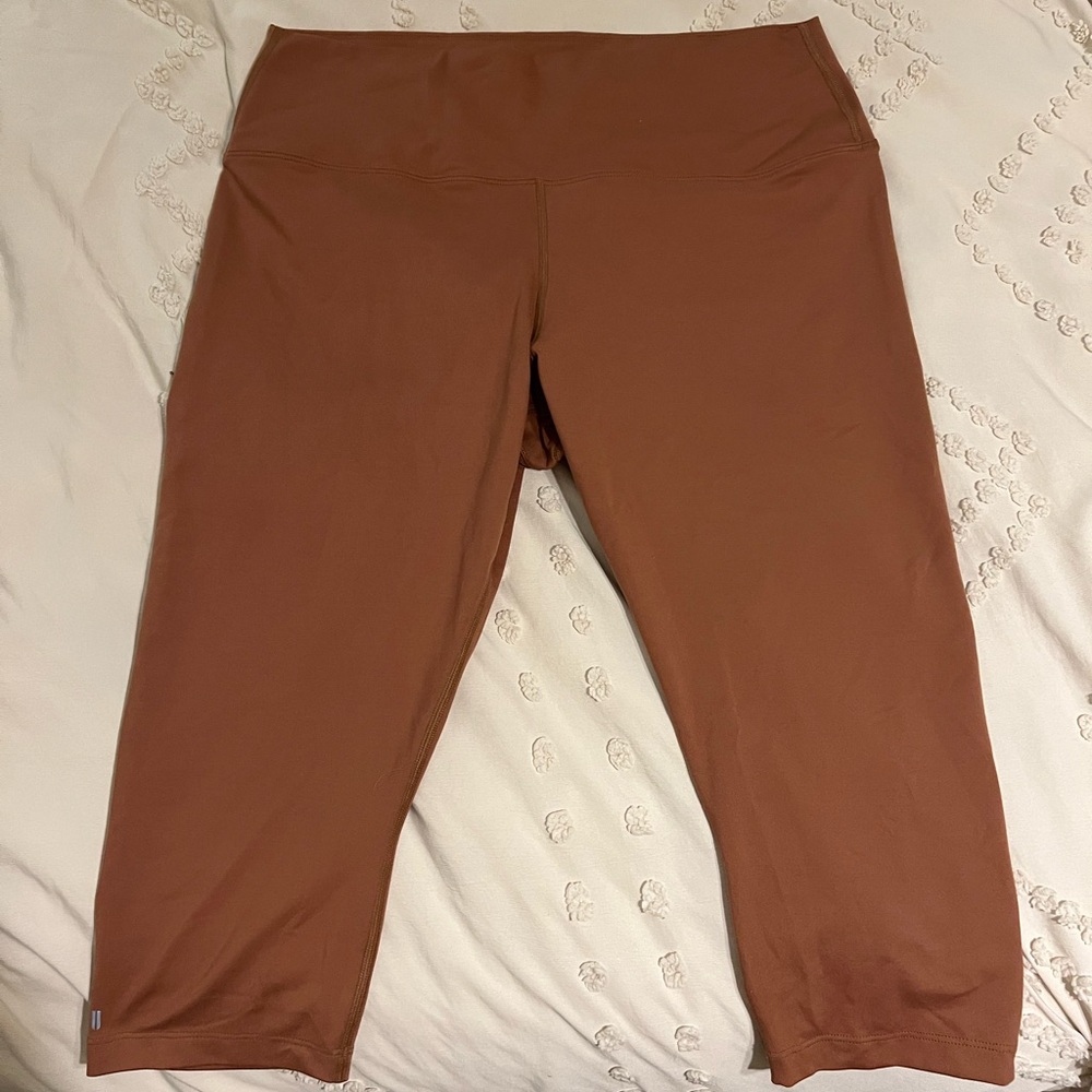 Nobull Cropped Leggings. Never Worn.